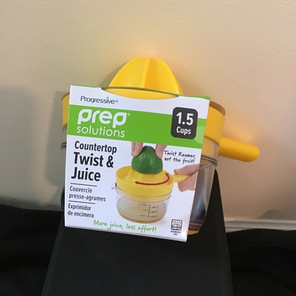 Progressive Prep Solutions Countertop Twist & Juice Citrus Juicer 1.5 Cups Yell